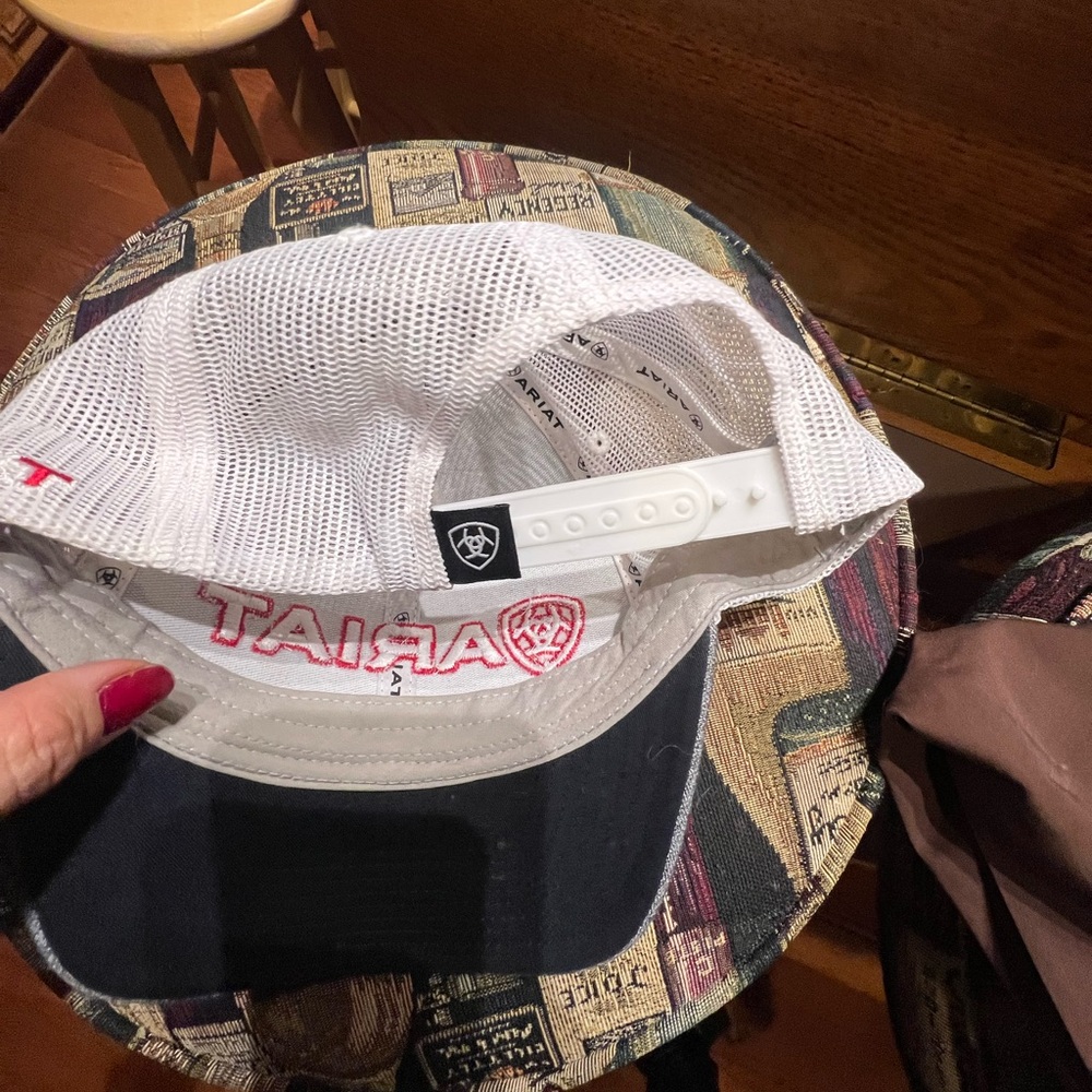ARIAT hat - Picture 3 of 5